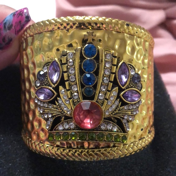Sassy Jones crown cuff - Picture 1 of 4